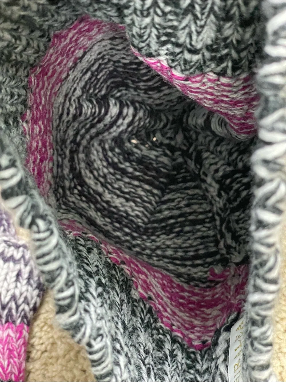 Shiraleah Black, Gray &‎ Magenta Knit Beanie with Fingerless Gloves